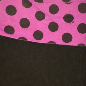 NWOT vs pink original yoga crop pant!